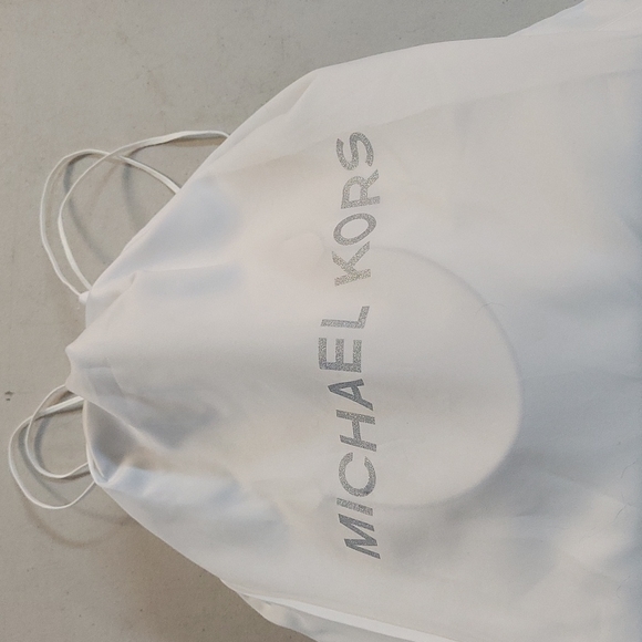 NWT Michael Kors 👜 - Picture 9 of 9